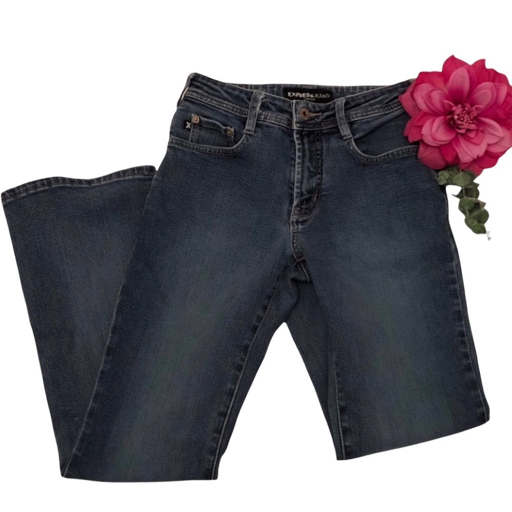 Express Jeans Stretch Fit & Flare (imperfect) 3/4s